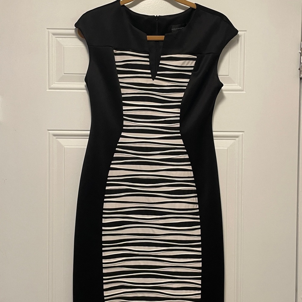 Connected Apparel Black and White Sheath Dress Cap Sleeve